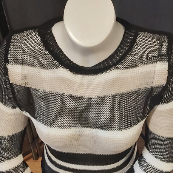 Women's Long Sleeve mesh top - Picture 5 of 7